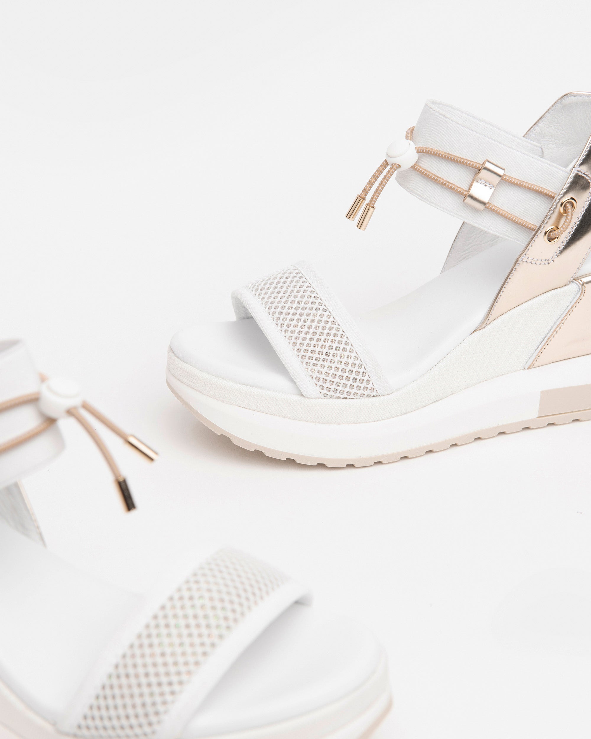 Sandali Donna in Pelle, Tela e Materiale Tecnico