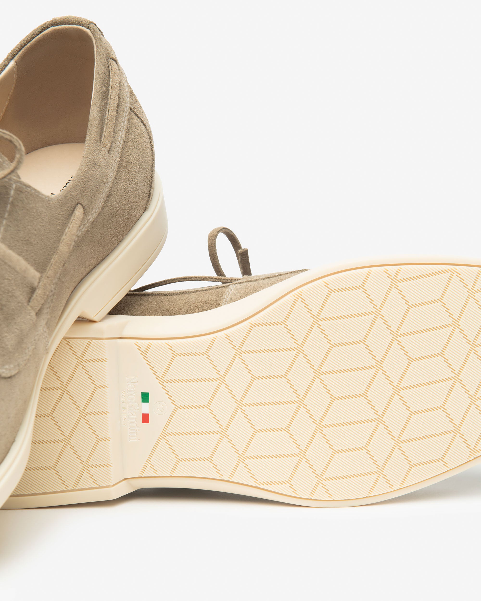 Stringate Uomo in Camoscio