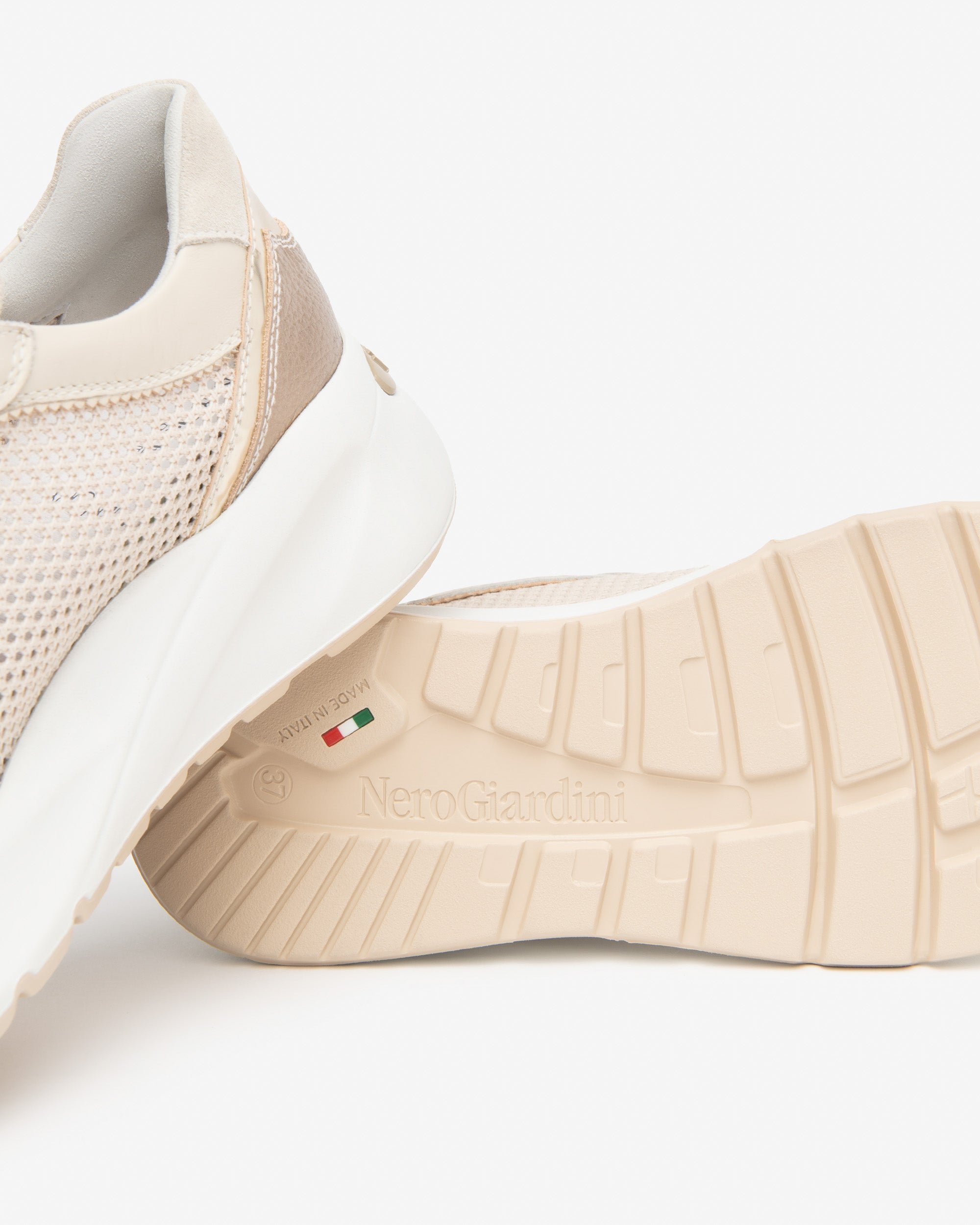 Sneakers Donna in Pelle, Tela e Materiale Tecnico