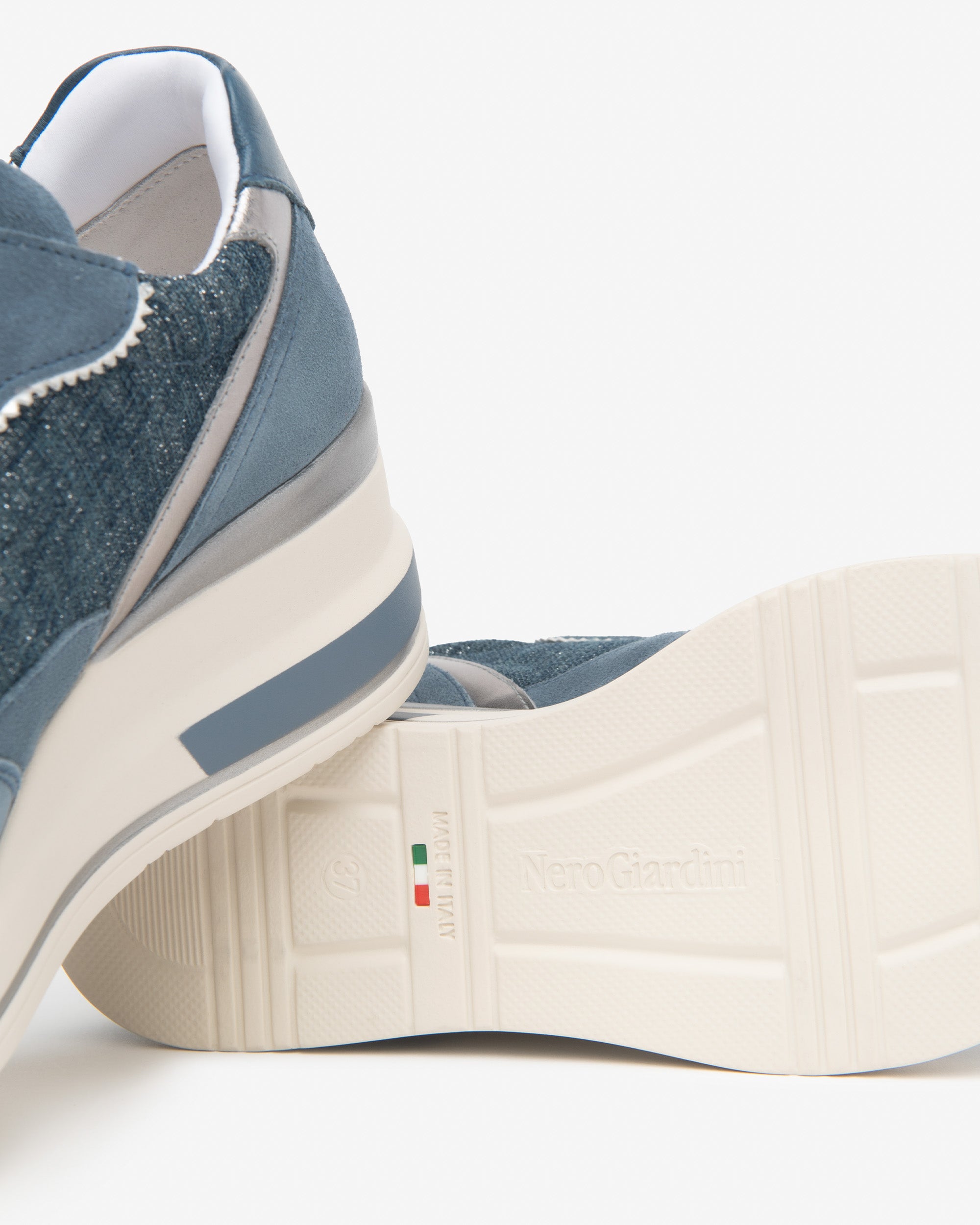 Sneakers Donna in Pelle, Tessuto e Materiale Tecnico