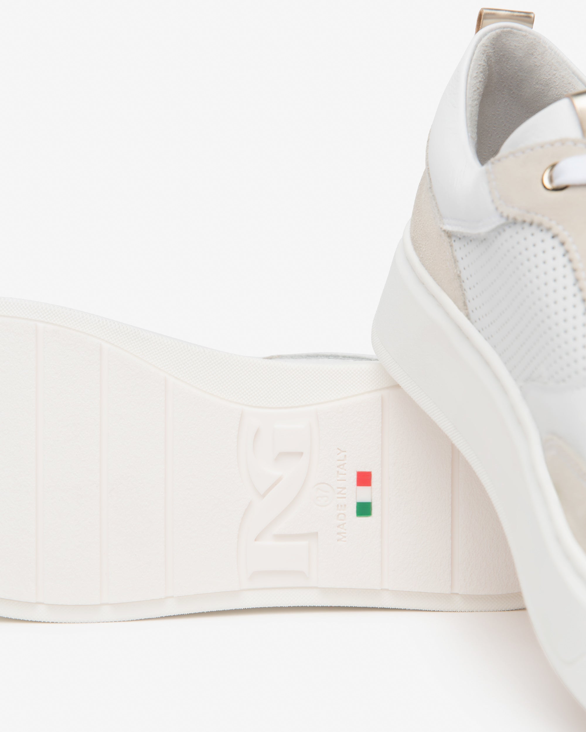 Sneakers Donna in Pelle, Suede e Materiale Tecnico