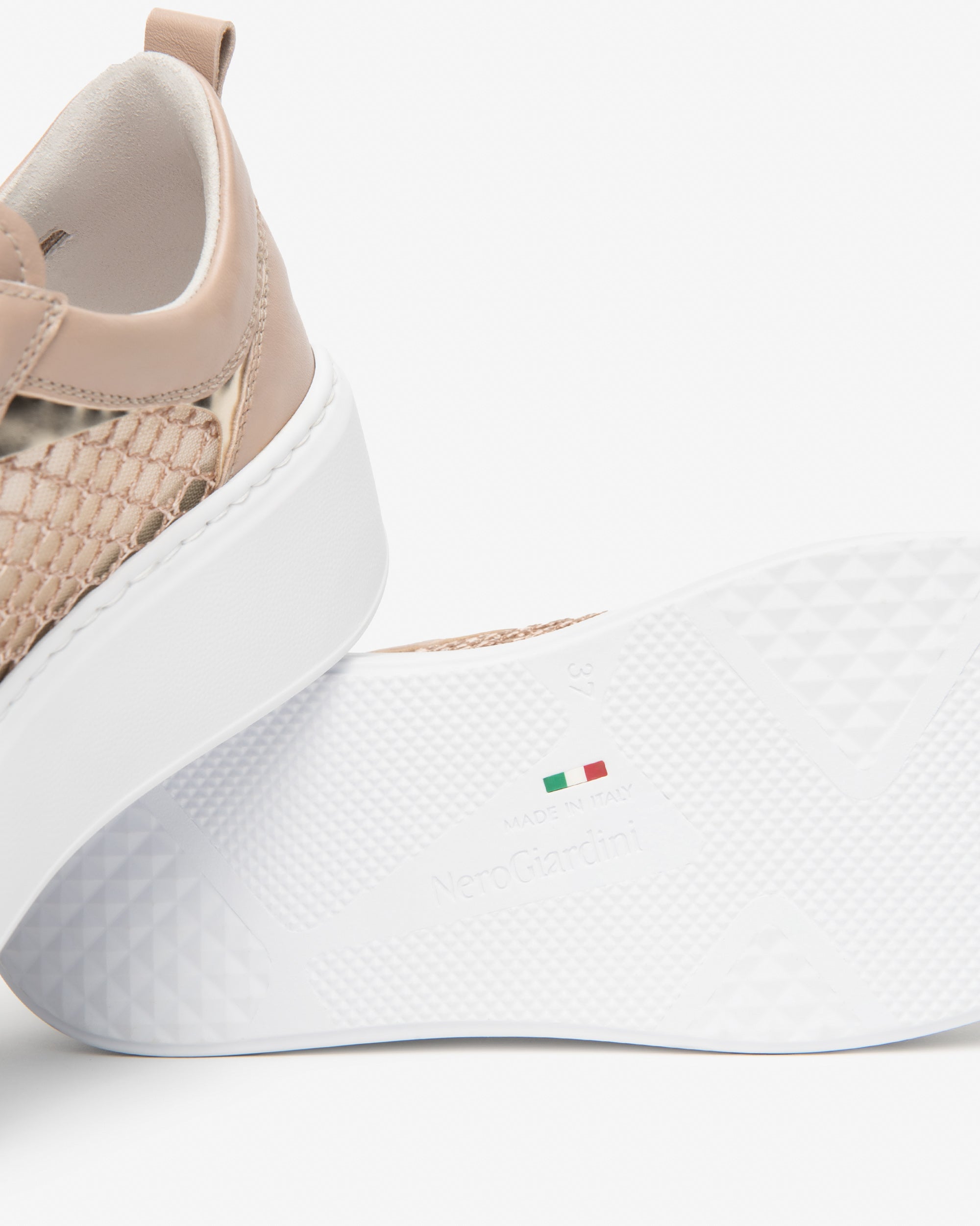 Sneakers Donna in Pelle, Tela e Materiale Tecnico